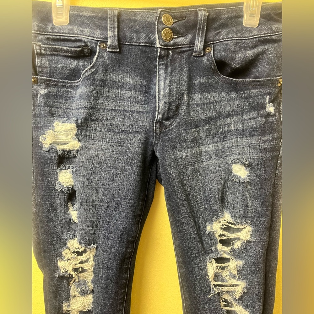 American Eagle 🦅 Distressed Skinny Leg Stretch Capri Jeans Size 6 EUC - Picture 4 of 9